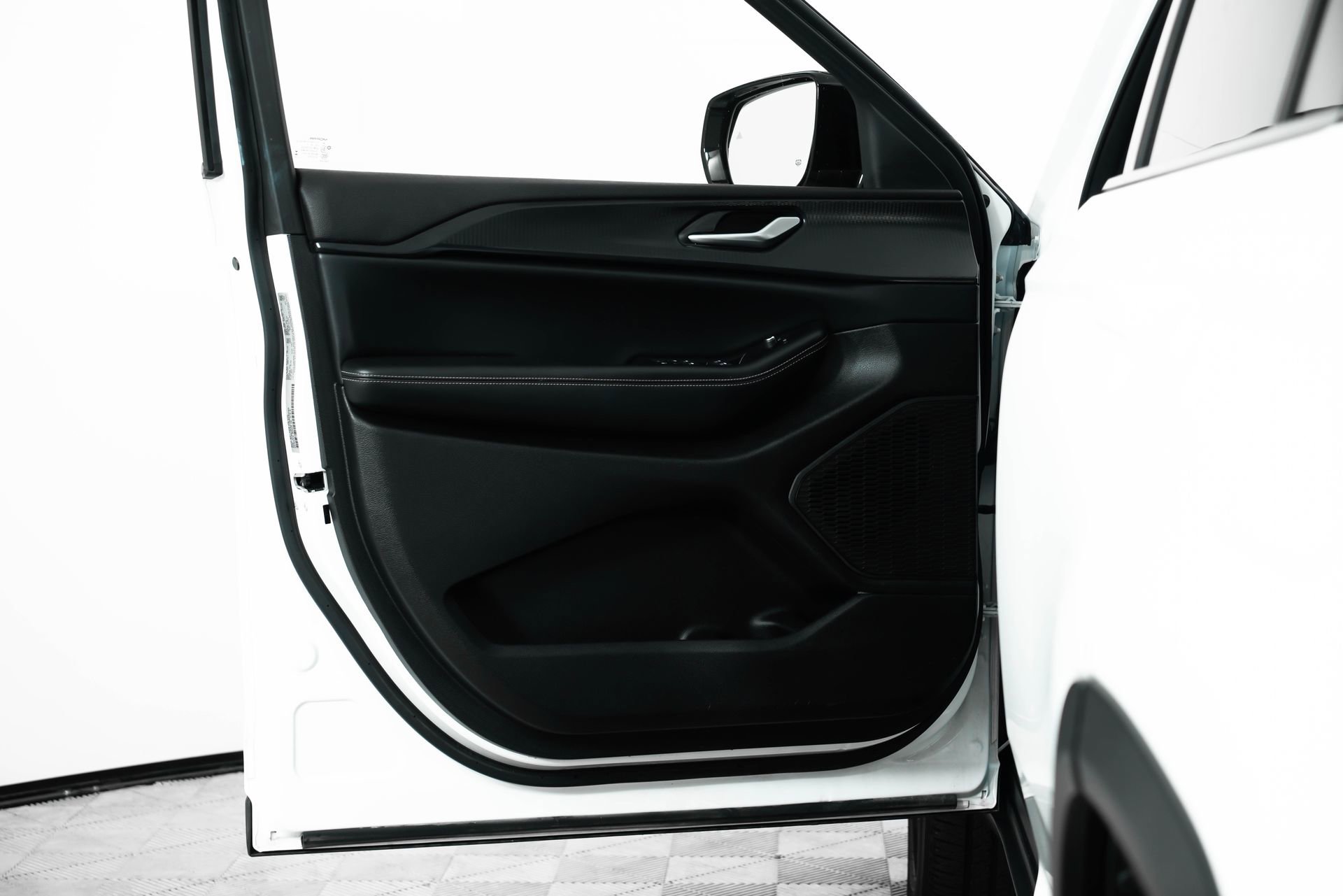 Used 2024 Jeep Grand Cherokee L Altitude image 14