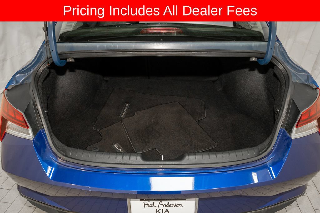 Used 2023 Hyundai Elantra Limited FWD image 5