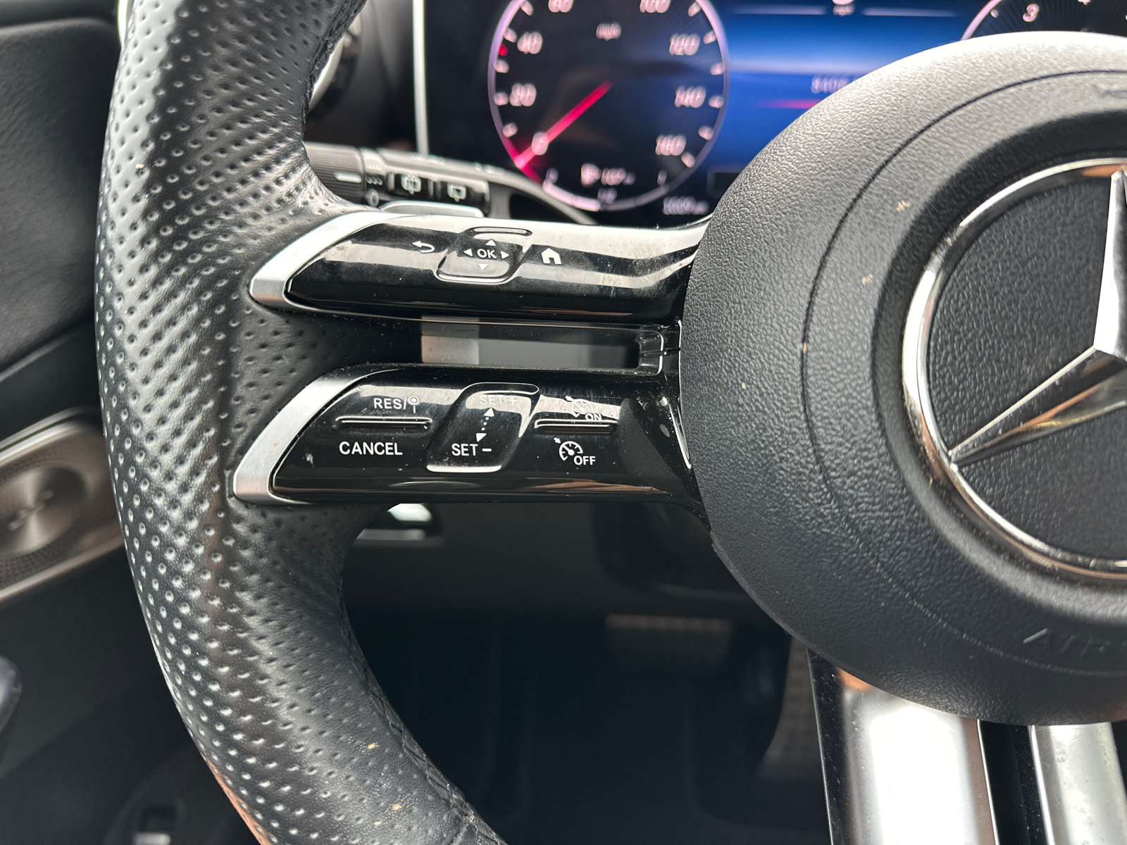 Used 2024 Mercedes-Benz GLC 300 4MATIC image 21