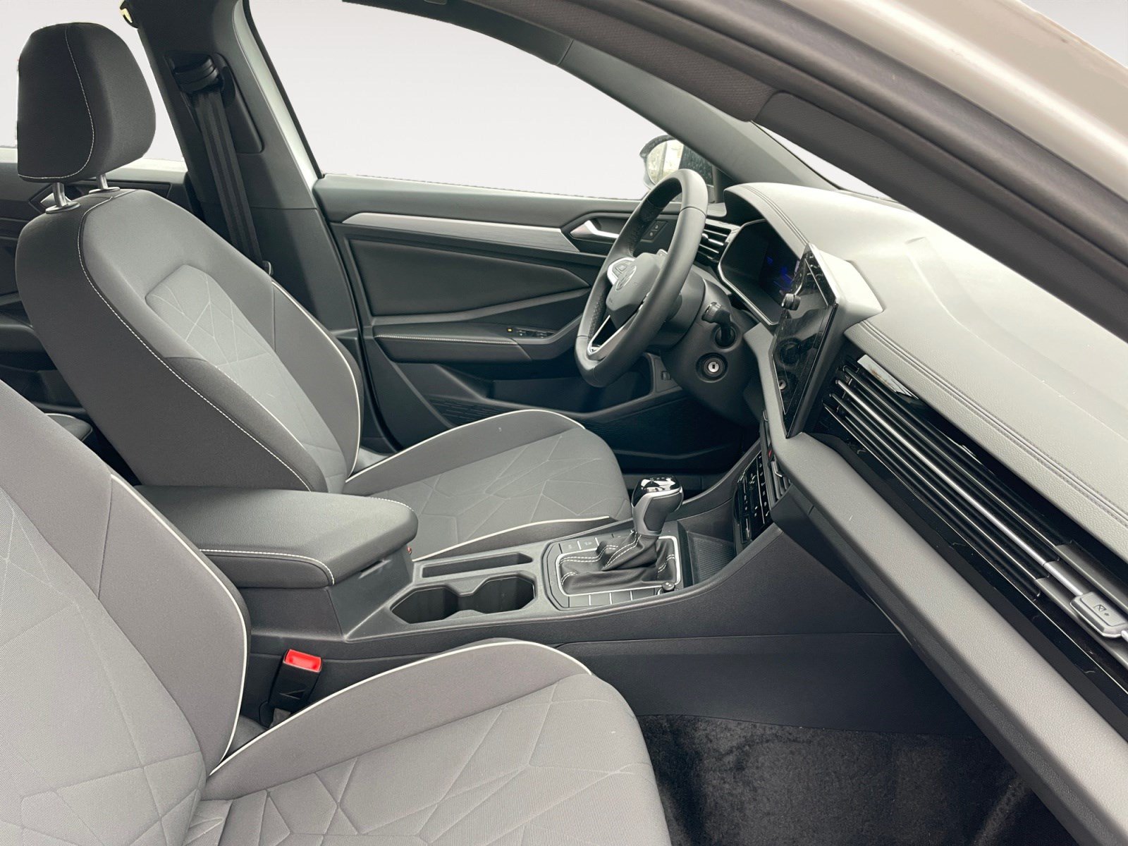 Used 2025 Volkswagen Jetta Sport FWD image 15