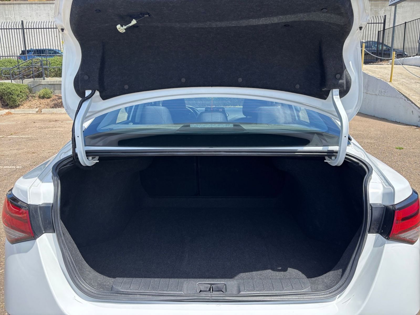 Used 2025 Nissan Sentra SV FWD image 29
