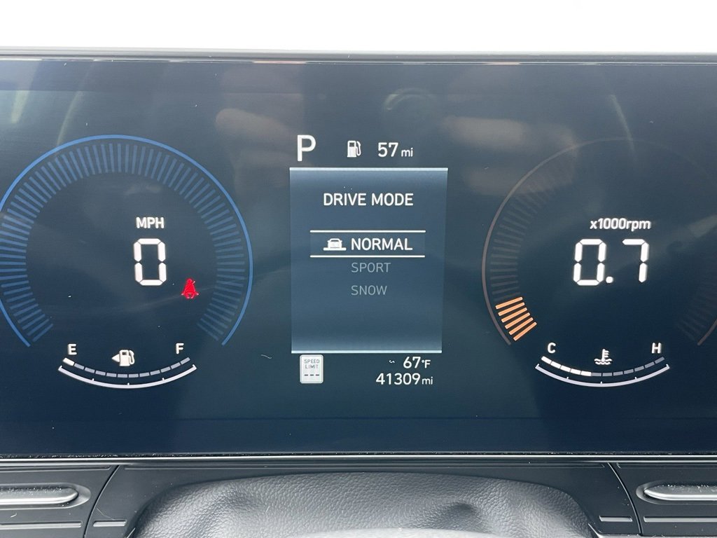 Used 2024 Hyundai Kona SEL image 10