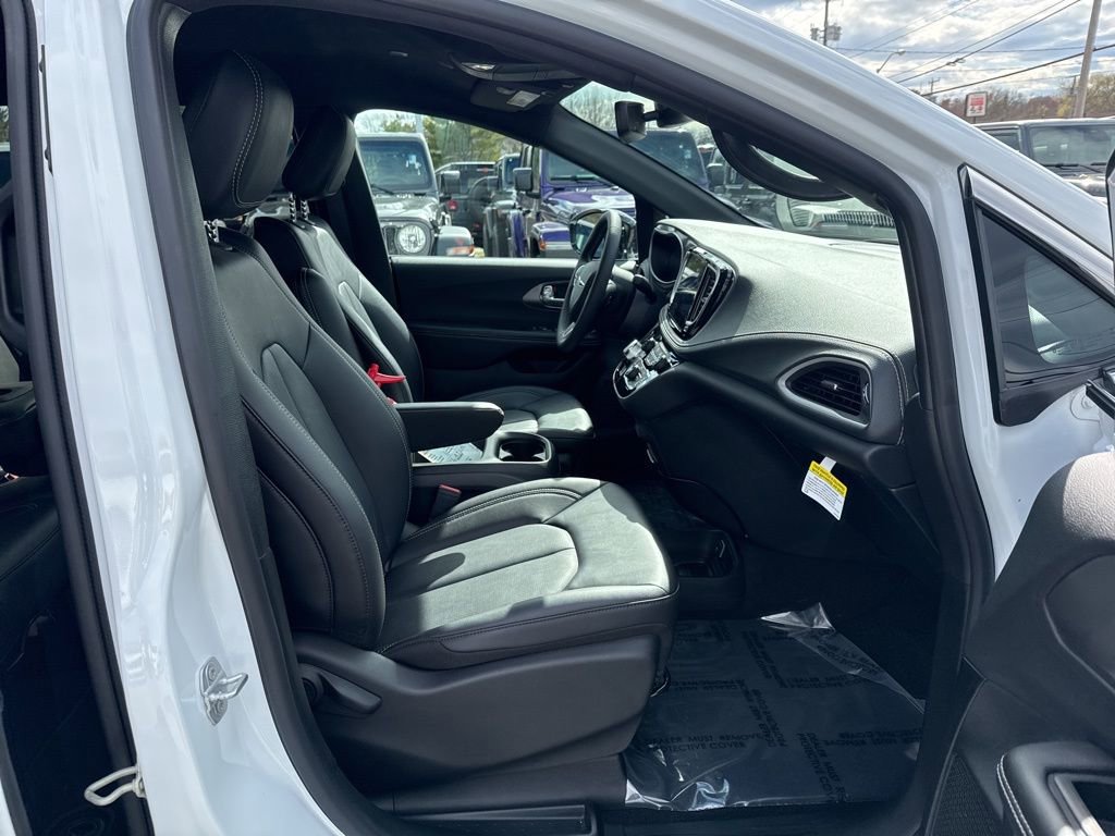New 2026 Chrysler Pacifica Select FWD image 25