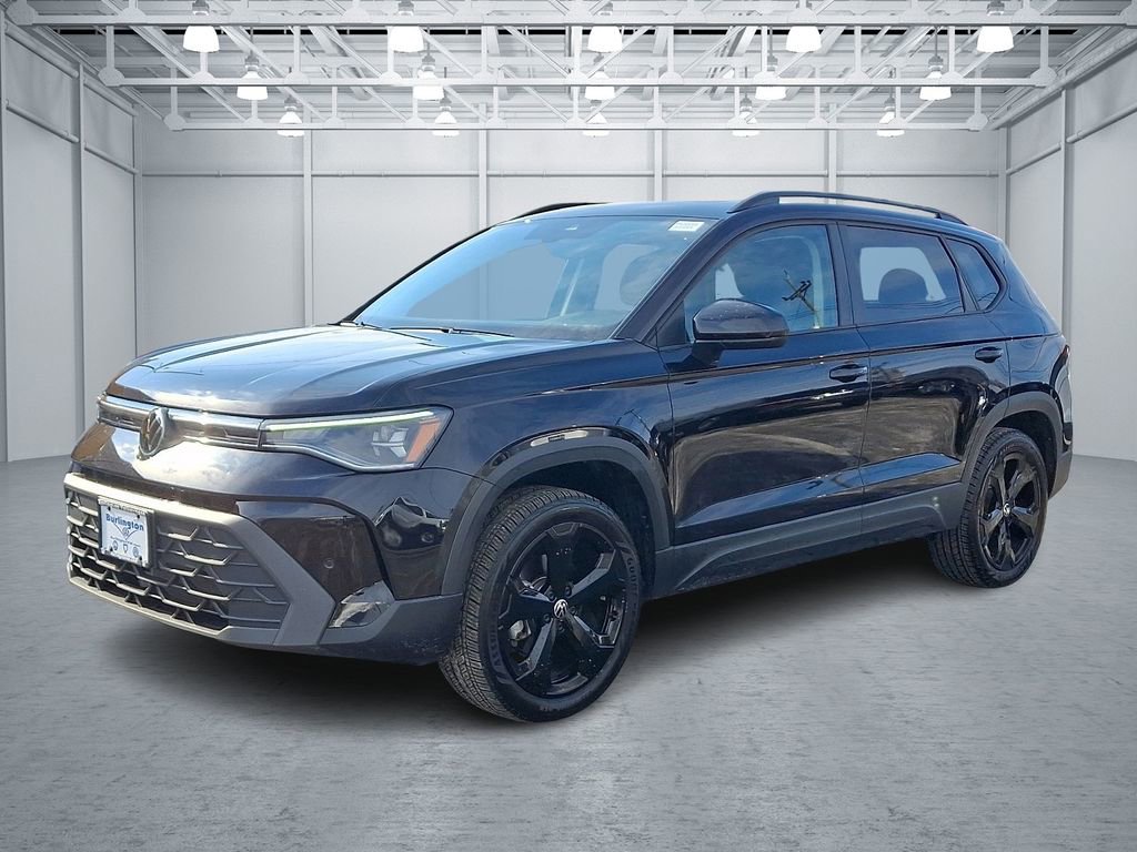 Certified 2025 Volkswagen Taos SE AWD/4WD image 3