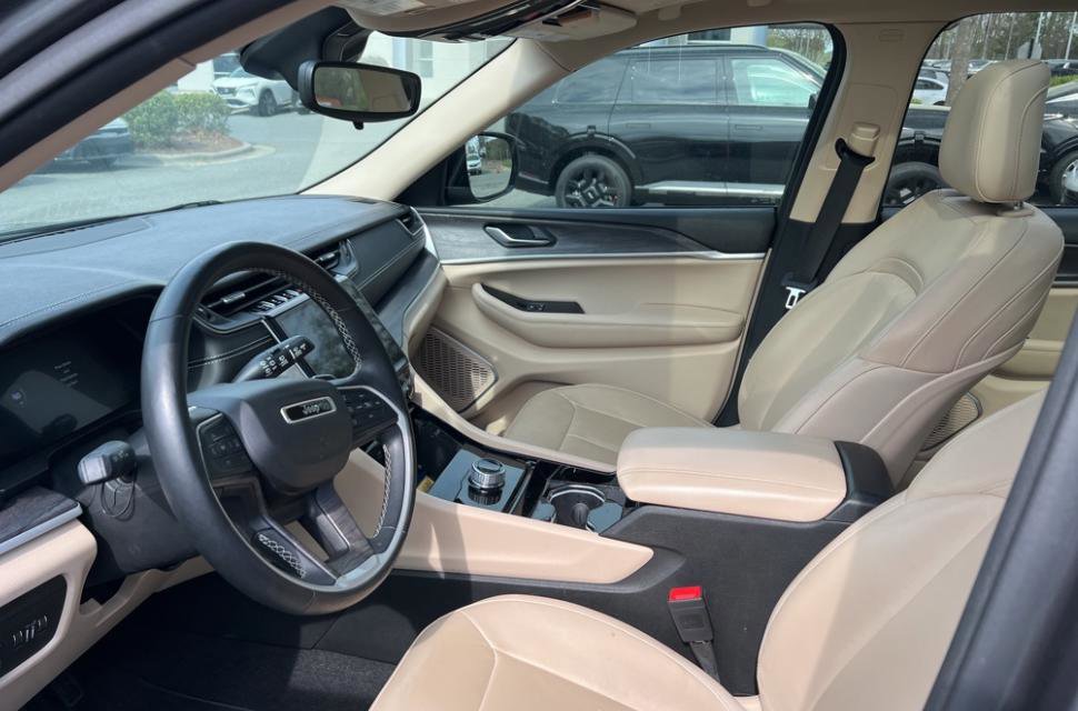 Used 2021 Jeep Grand Cherokee L Limited image 9