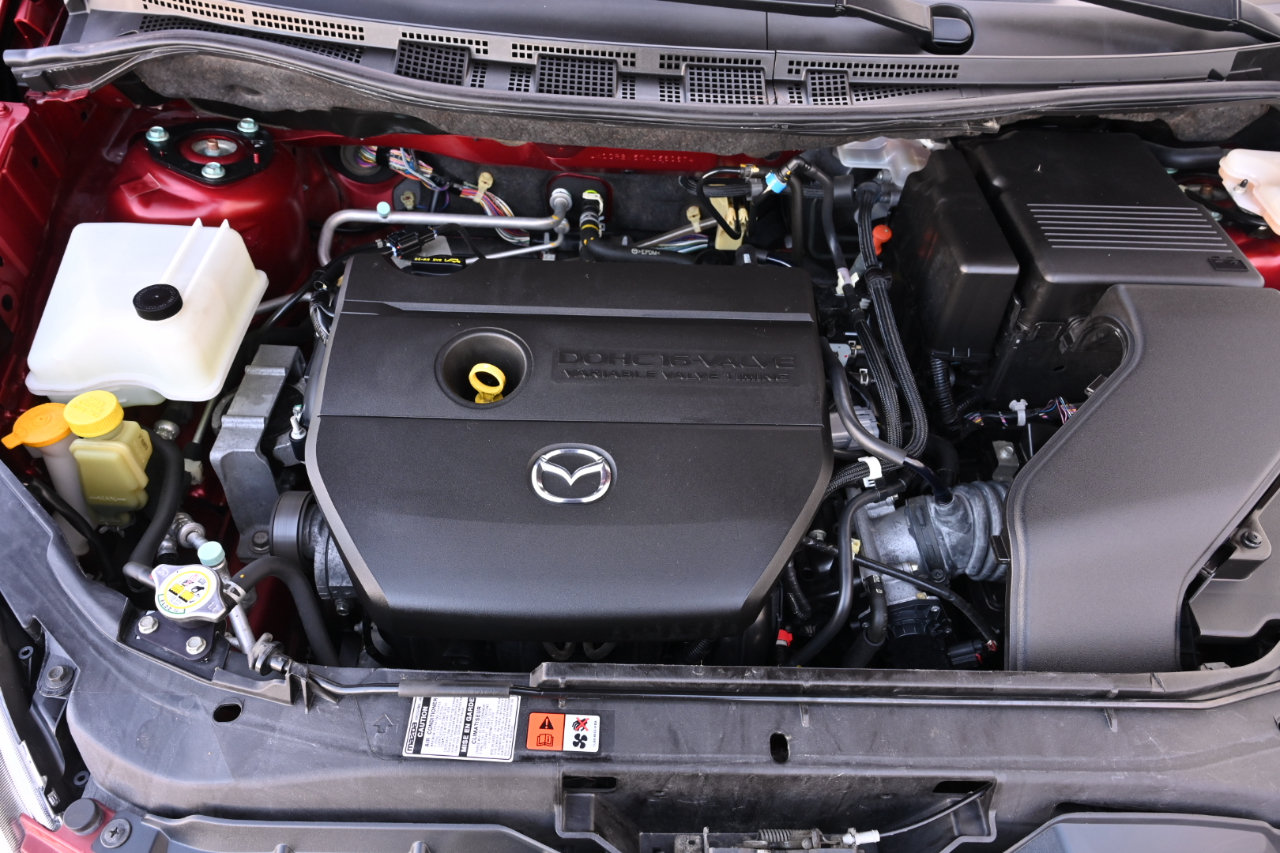 Used 2010 MAZDA MAZDA5 Touring FWD image 29