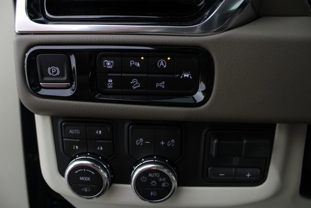 Used 2026 GMC Yukon Denali w/ Denali Reserve Package image 11