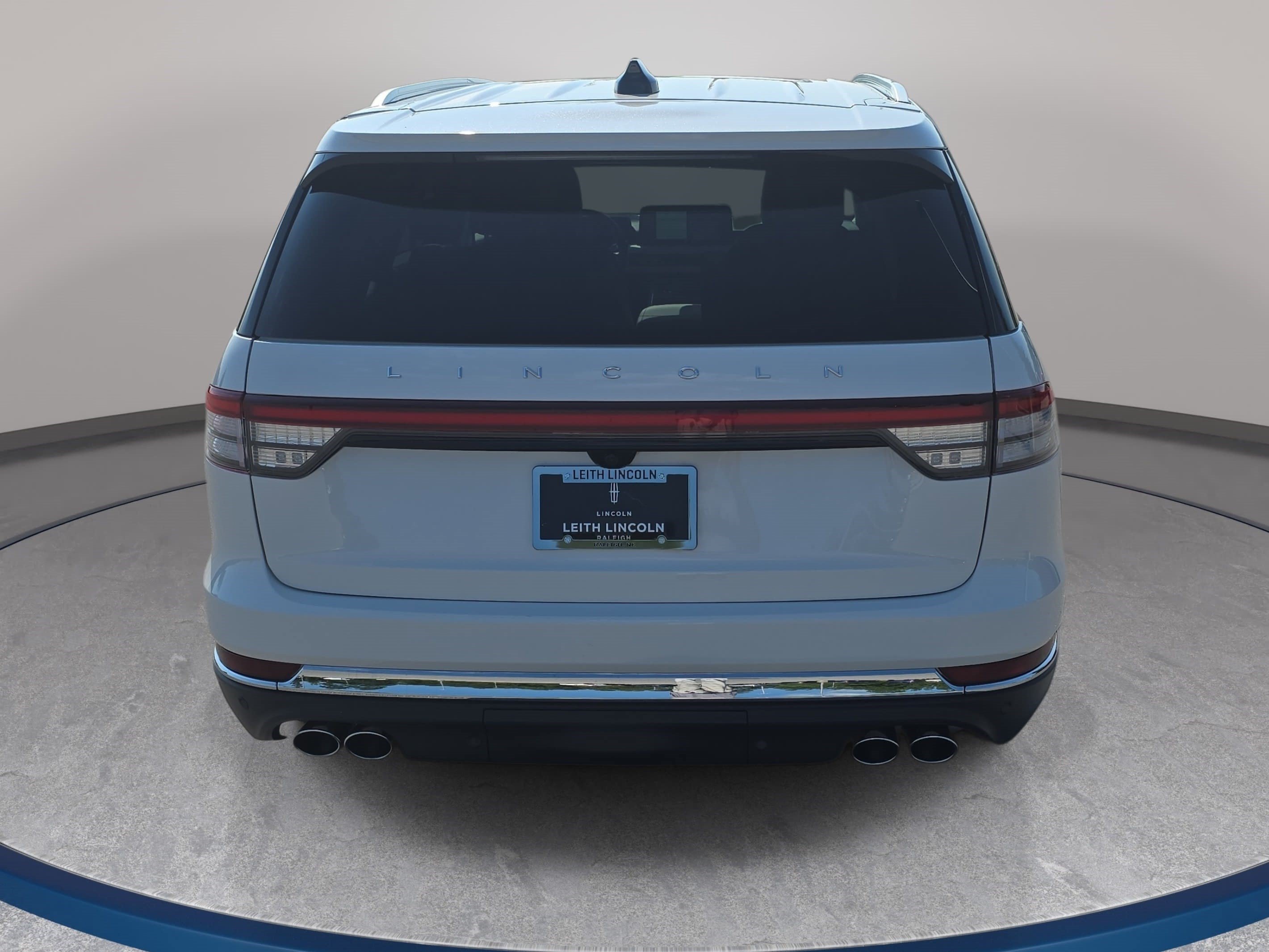 Used 2025 Lincoln Aviator 2WD image 6