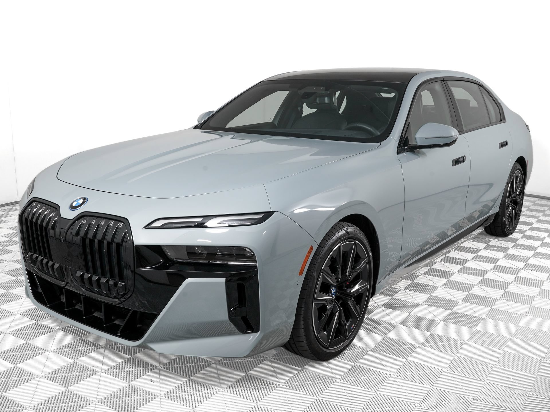 Used 2023 BMW i7 xDrive60 AWD/4WD image 8
