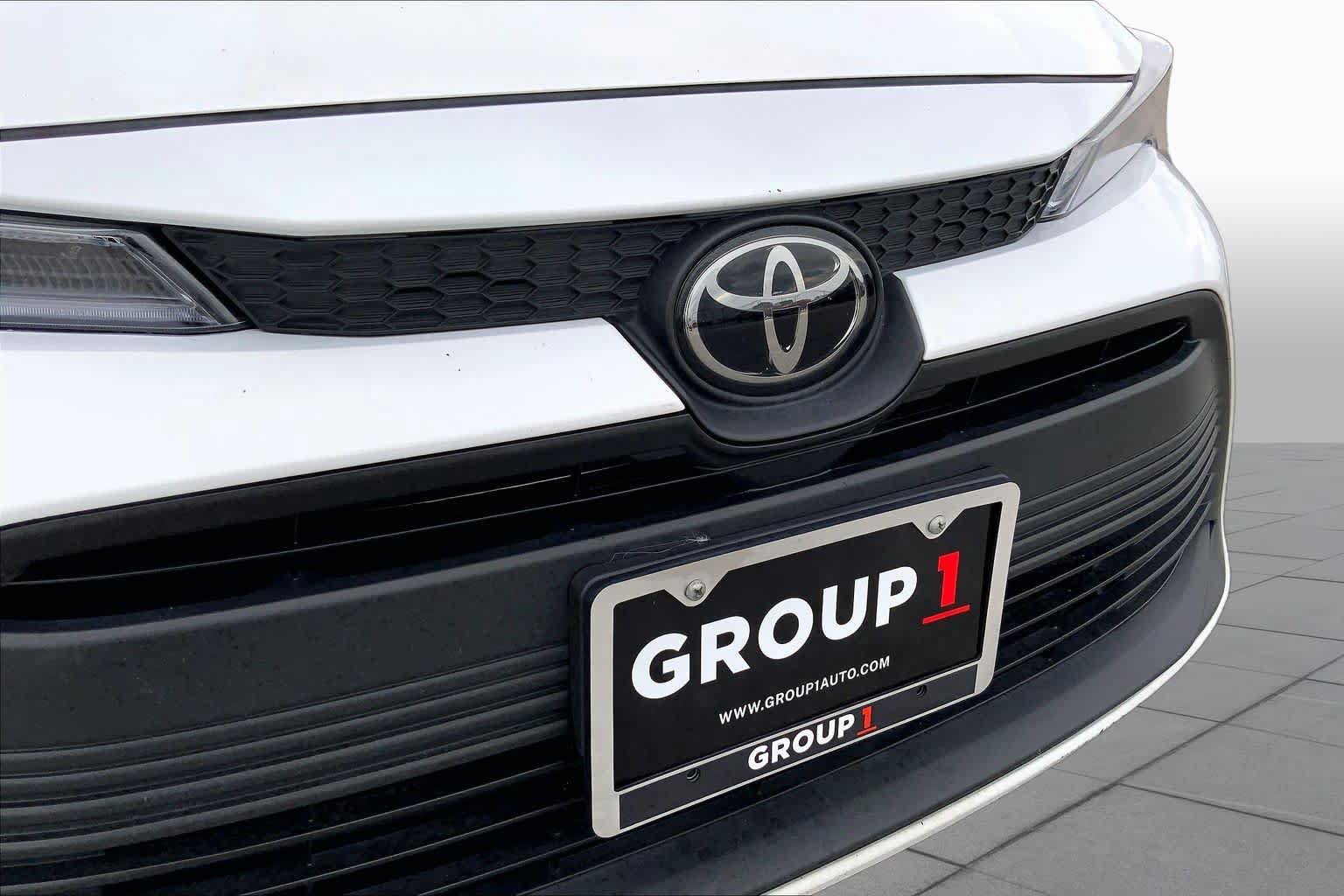 Used 2025 Toyota Corolla LE FWD image 29
