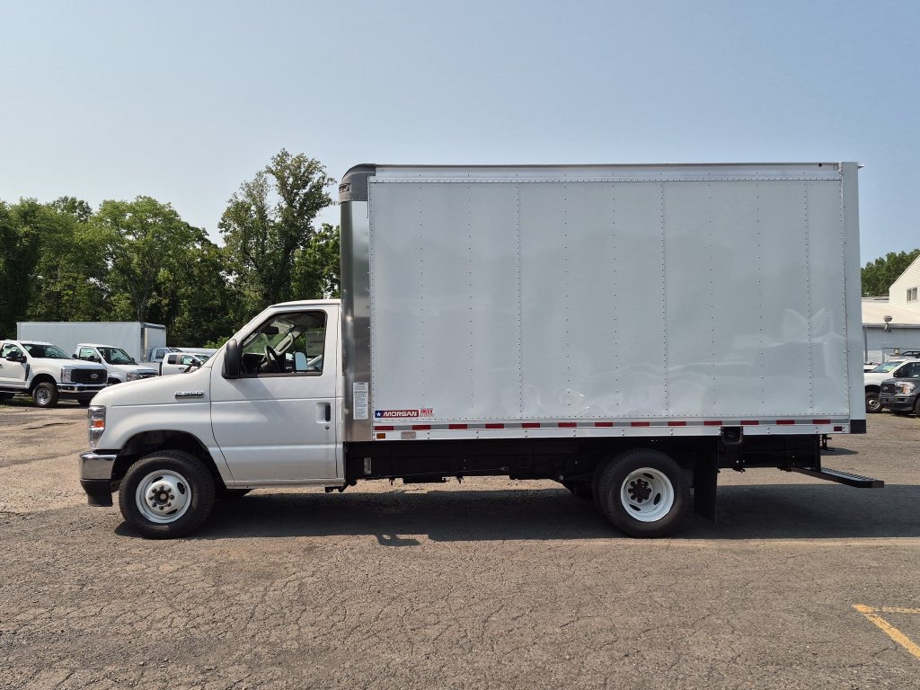 New 2027 Ford E-350 and Econoline 350 Super Duty w/ Driver's Safety Package RWD image 10