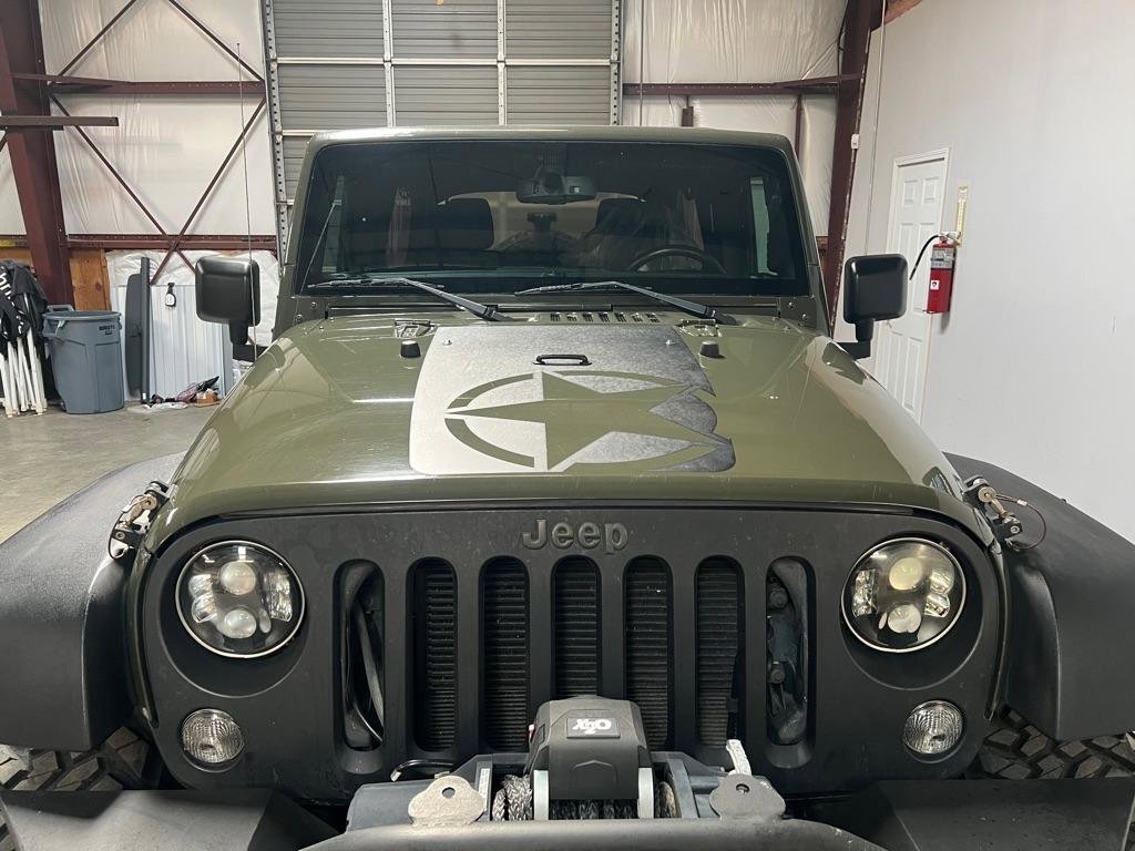 Used 2015 Jeep Wrangler Unlimited Rubicon w/ Connectivity Group image 11