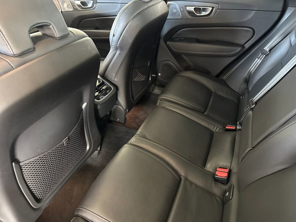 Certified 2023 Volvo XC60 B5 Ultimate AWD/4WD image 11