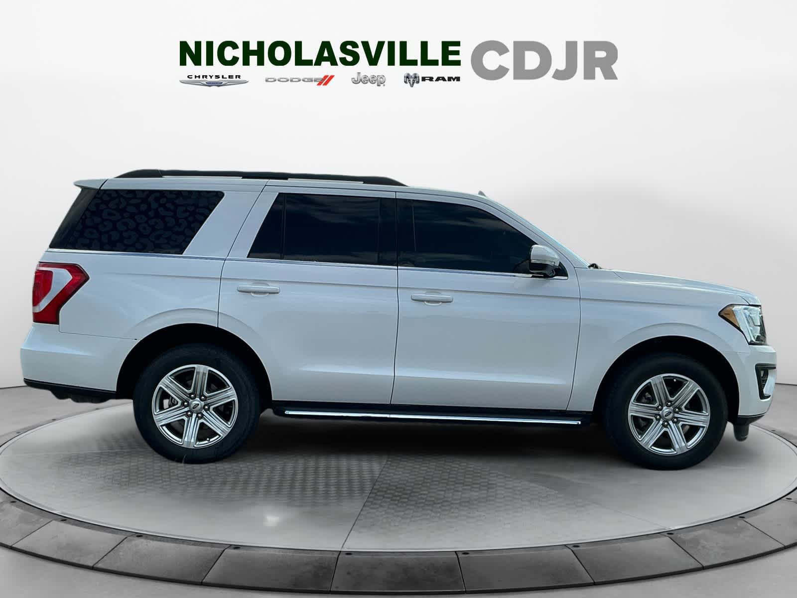 Used 2019 Ford Expedition XLT w/ Equipment Group 202A RWD image 6