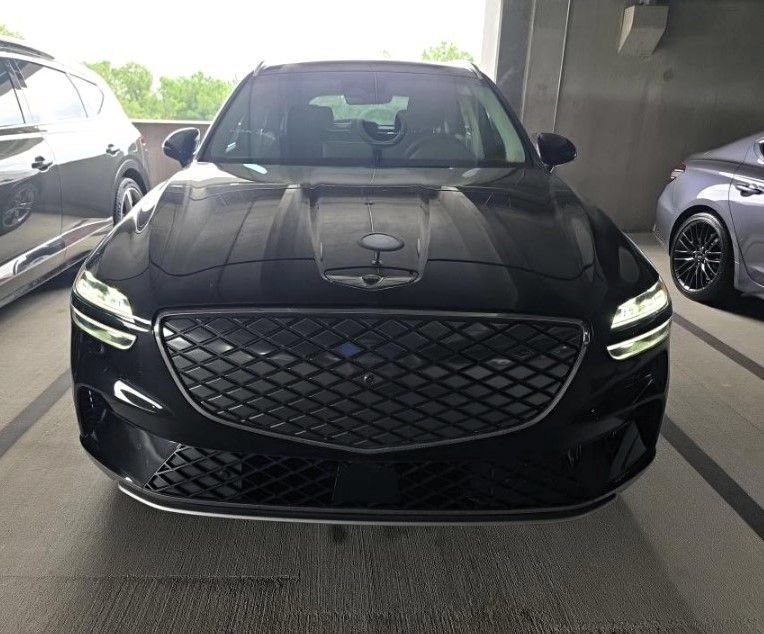 Used 2025 Genesis Electrified GV70 AWD/4WD image 11