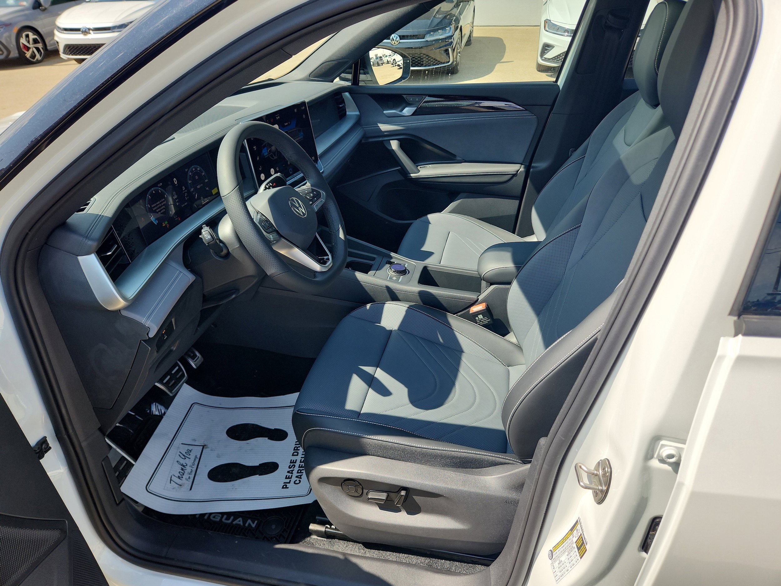 New 2026 Volkswagen Tiguan SE R-Line AWD/4WD image 14