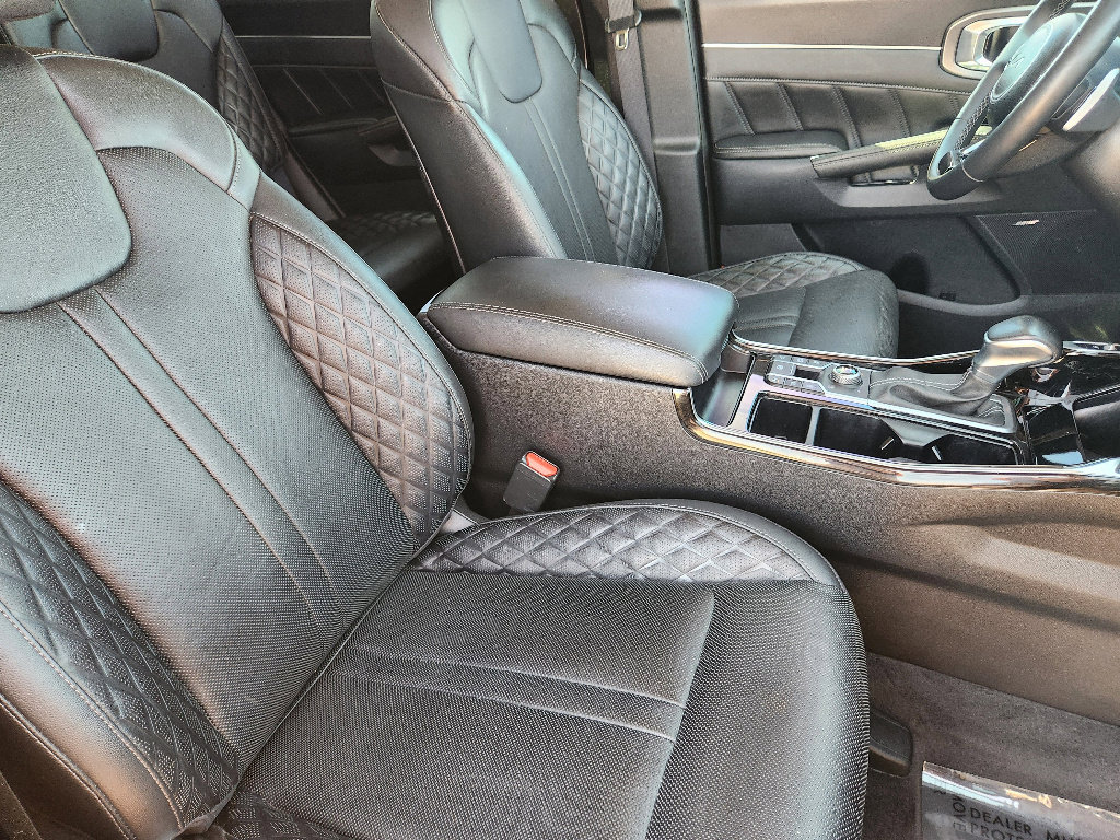 Certified 2023 Kia Sorento SX image 21