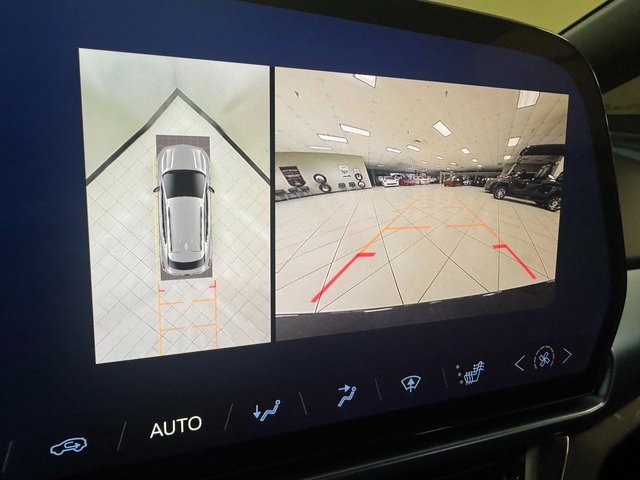 Used 2025 Chevrolet Equinox EV LT w/ Convenience Package image 14