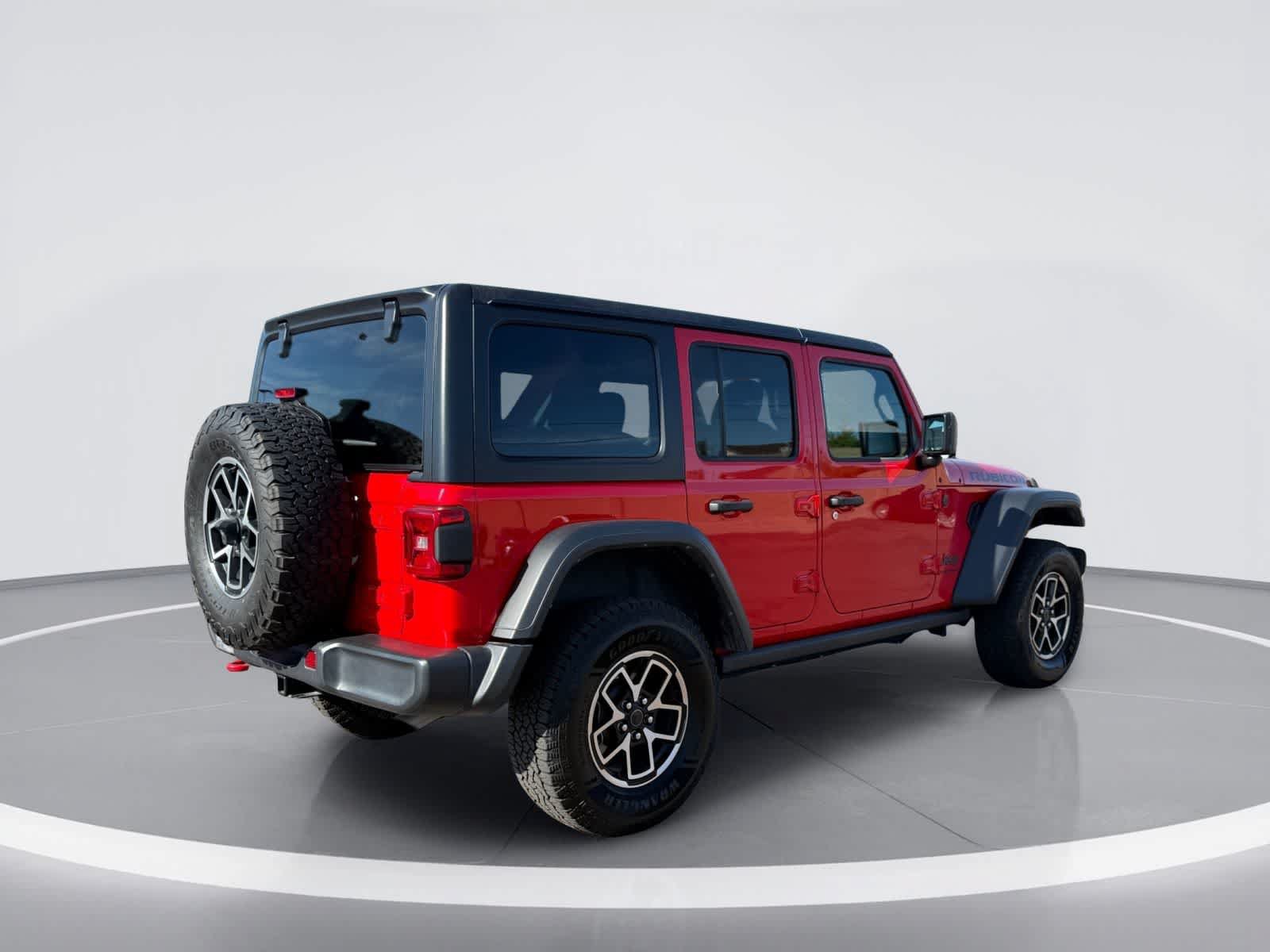 Used 2024 Jeep Wrangler Unlimited Rubicon AWD/4WD image 4