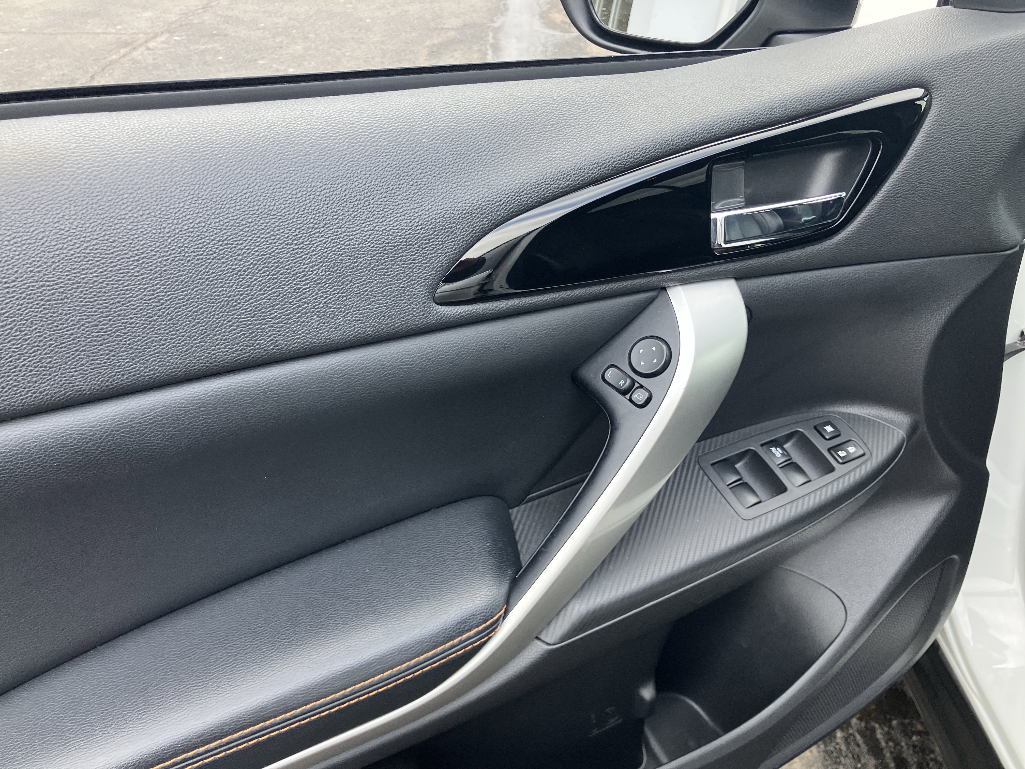 Used 2020 Mitsubishi Eclipse Cross SEL image 16