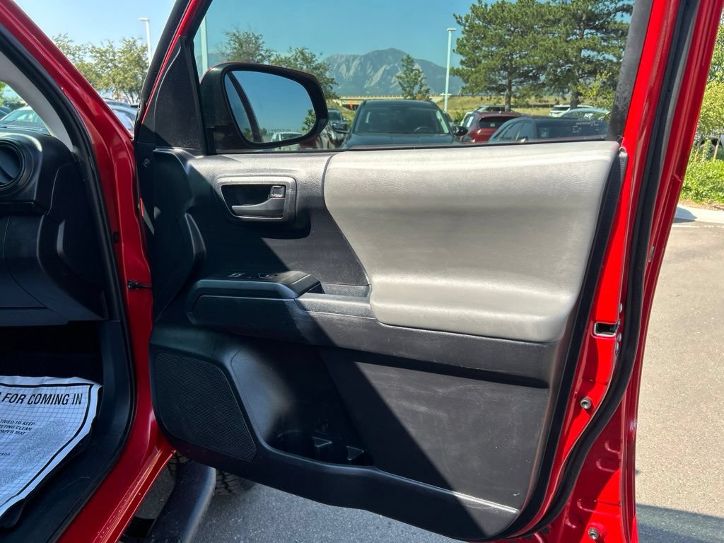Used 2021 Toyota Tacoma SR AWD/4WD image 11