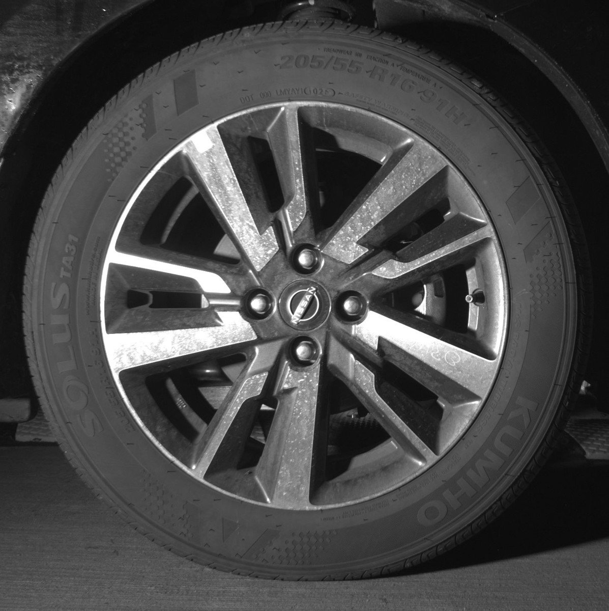 Used 2025 Nissan Versa SV image 13