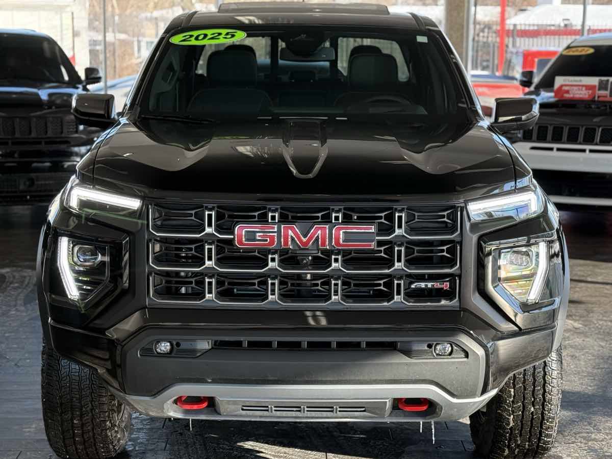 Used 2025 GMC Canyon AT4 w/ Technology Plus Package image 3
