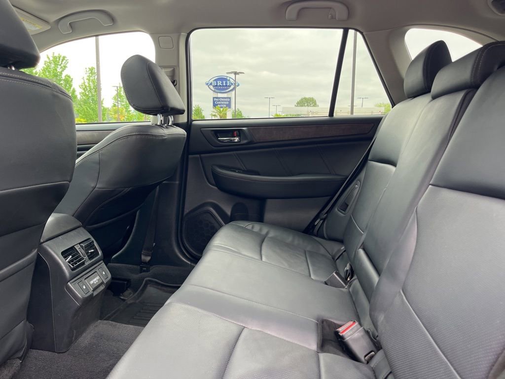Used 2018 Subaru Outback 2.5i Limited AWD/4WD image 5