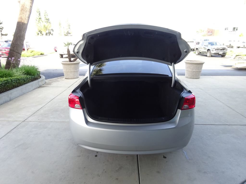 Used 2018 Chevrolet Impala LT w/ LT Entertainment Package FWD image 31