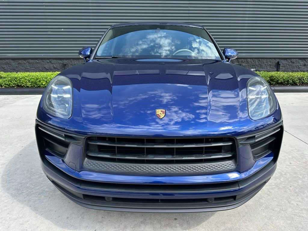 Certified 2022 Porsche Macan AWD/4WD image 8