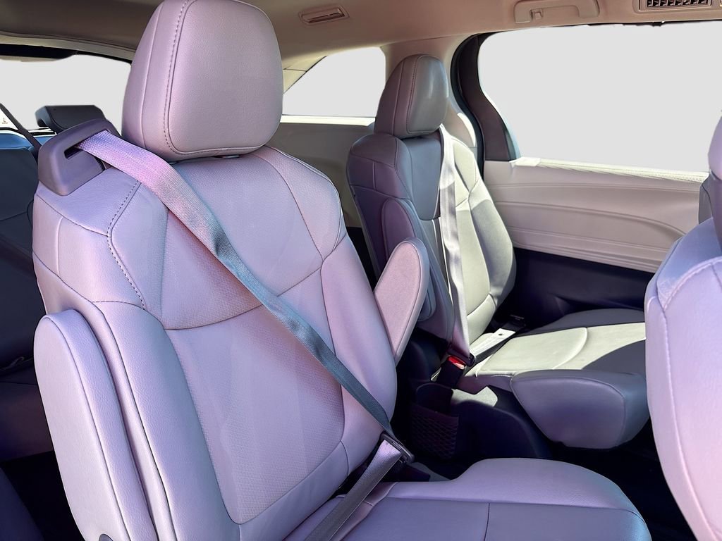 Used 2023 Toyota Sienna XLE w/ XLE Plus Package AWD/4WD image 28
