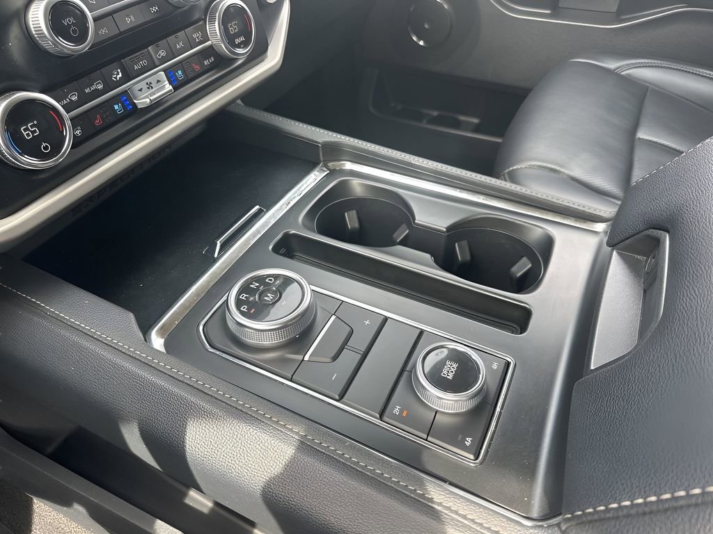 Used 2024 Ford Expedition Max XLT image 18