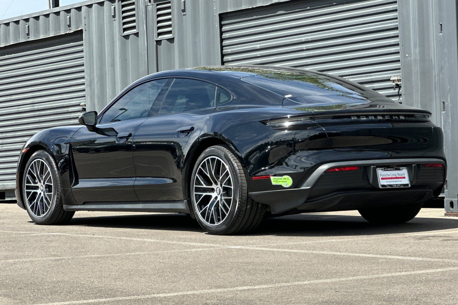 Certified 2022 Porsche Taycan image 3