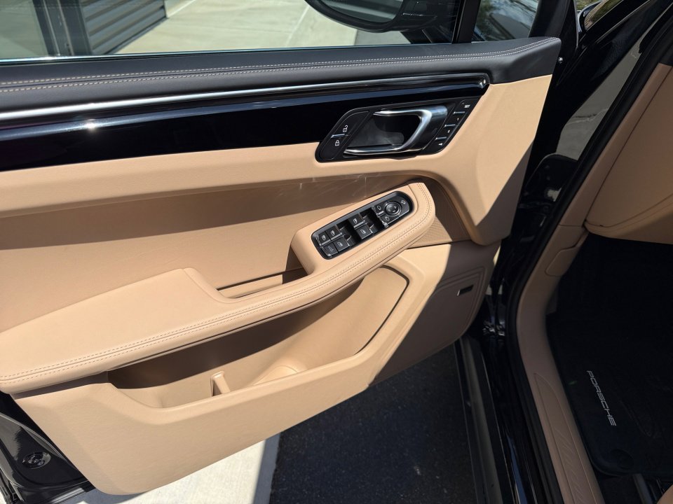 New 2026 Porsche Macan Turbo AWD/4WD image 21