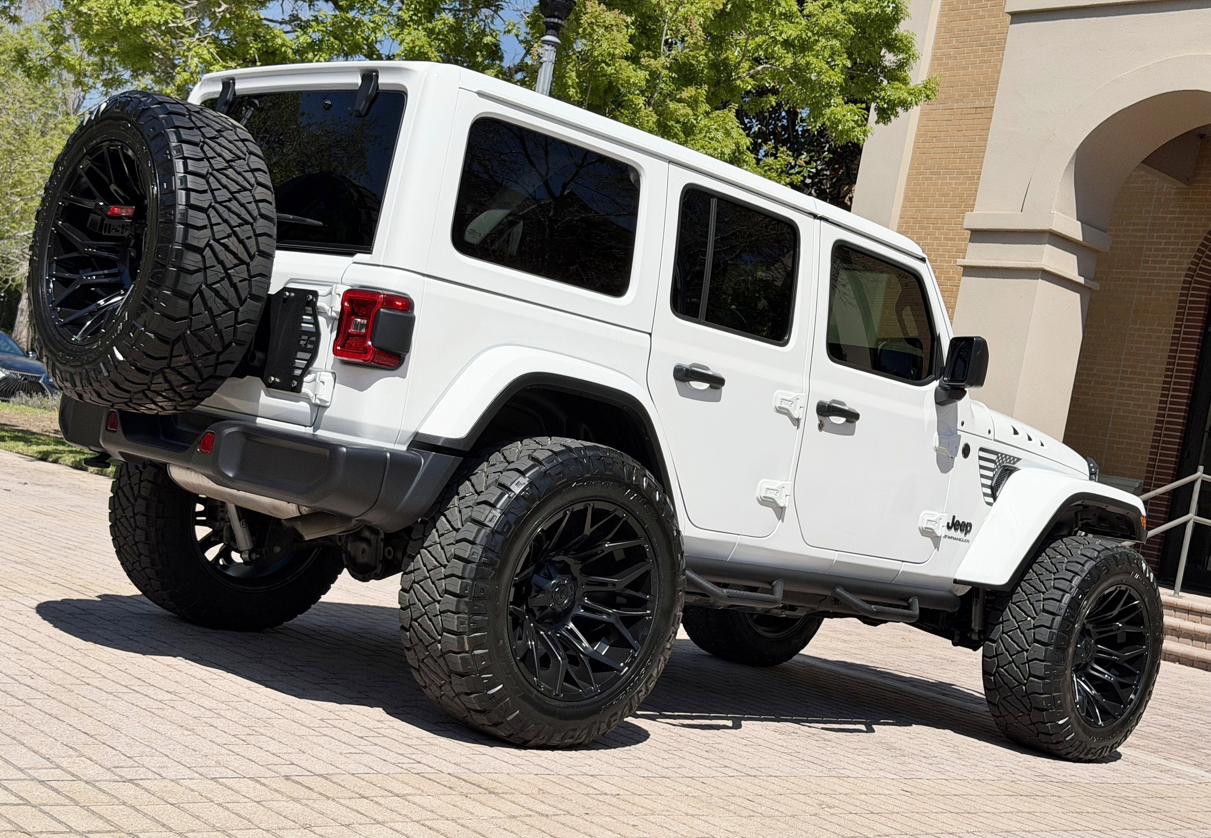 Used 2026 Jeep Wrangler Sahara AWD/4WD image 29