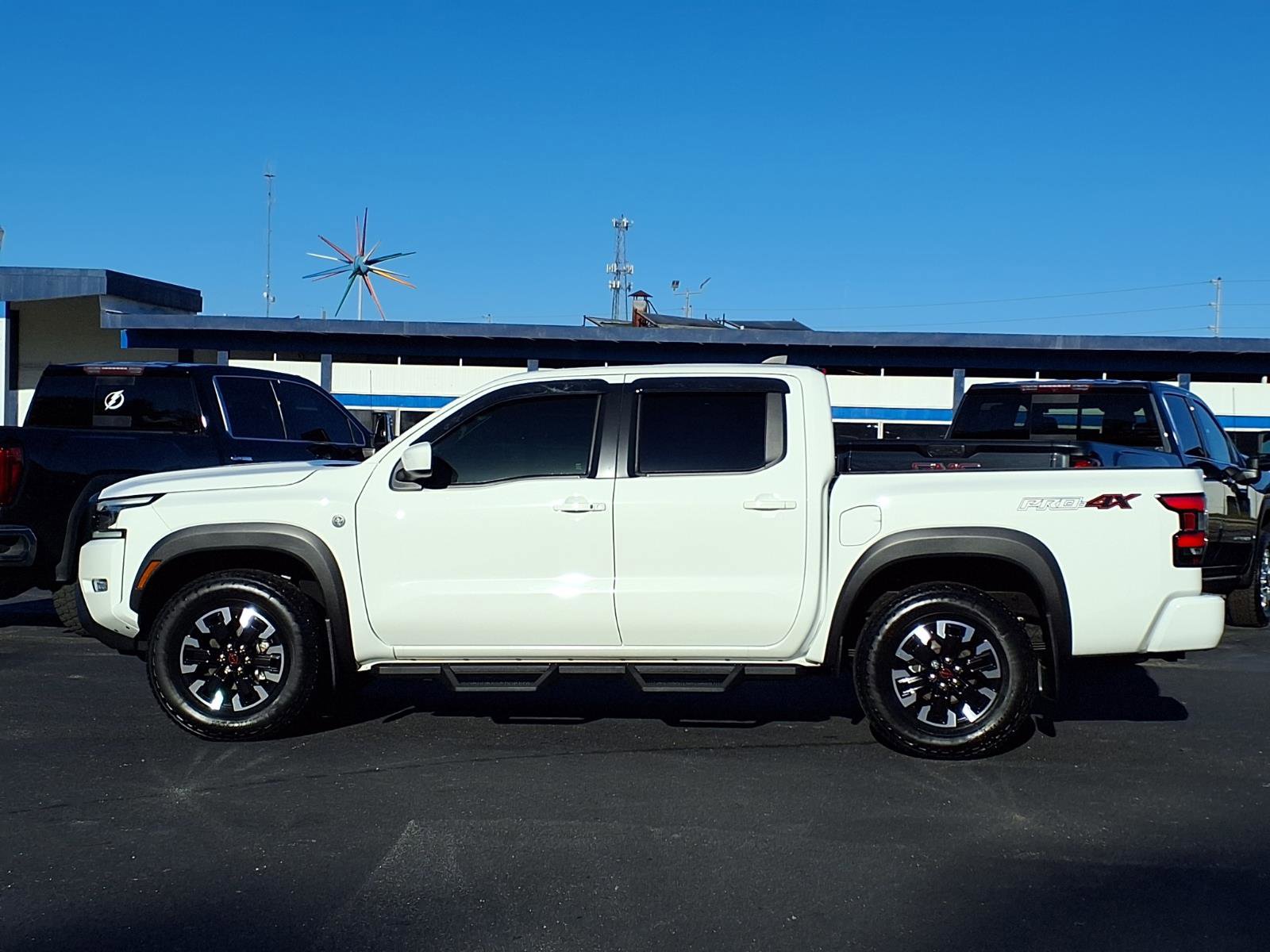 Used 2024 Nissan Frontier PRO-4X w/ Off-Road Protection Package image 3