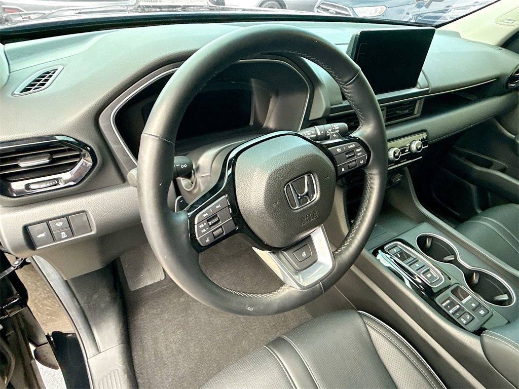Used 2025 Honda Pilot Elite image 12