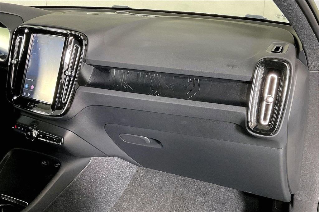 Used 2023 Volvo XC40 Recharge Ultimate w/ Protection Package Premier AWD/4WD image 16