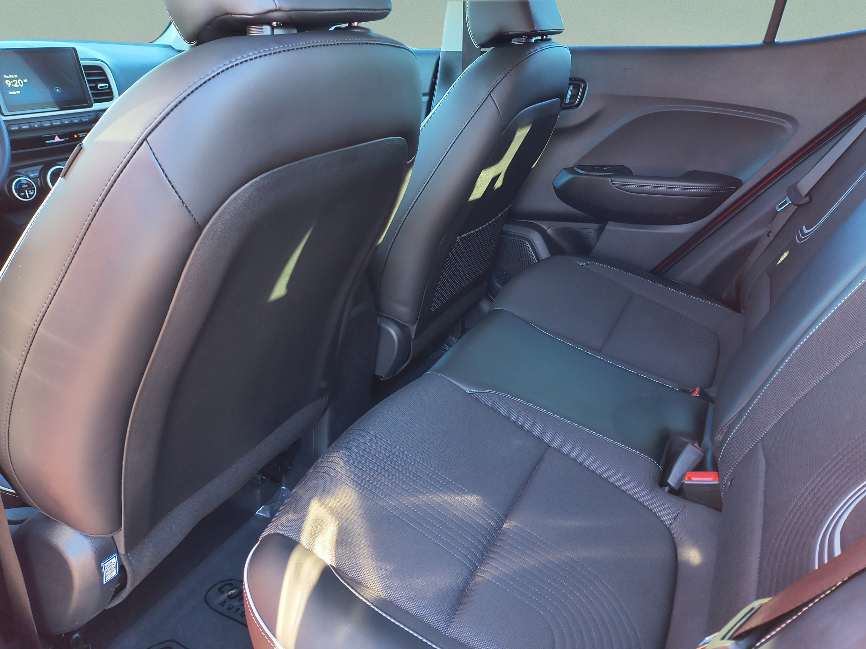 Certified 2023 Hyundai Venue Limited FWD image 14