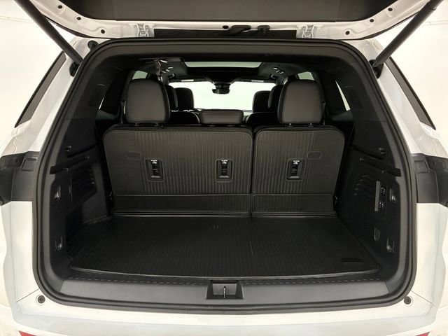 Certified 2025 Buick Enclave Avenir w/ Super Cruise Package AWD/4WD image 17