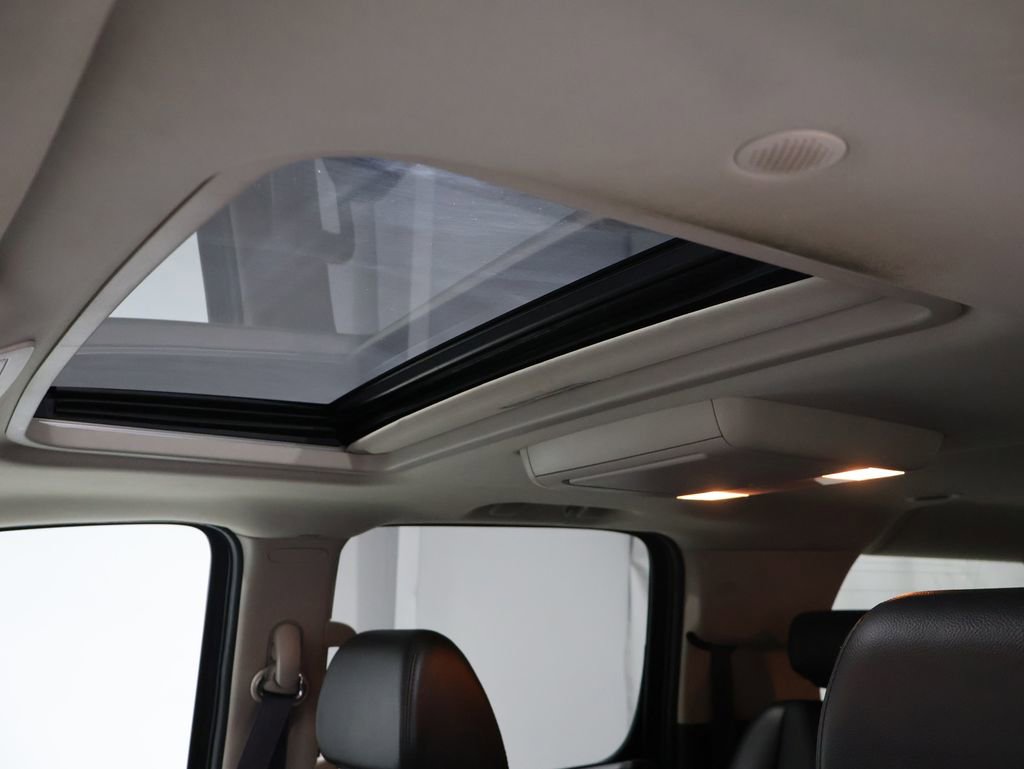 Used 2008 Chevrolet Suburban LT image 14