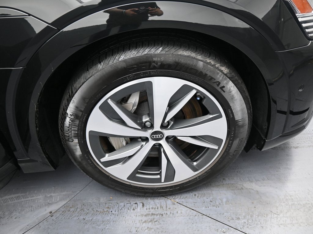 Used 2024 Audi Q8 e-tron Premium Plus image 45