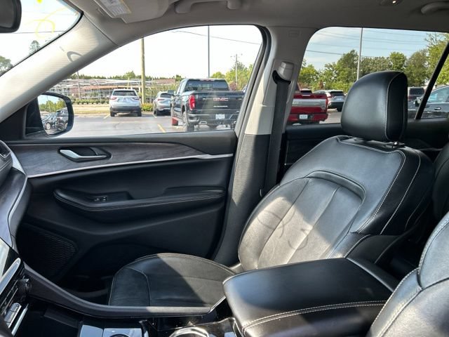 Used 2023 Jeep Grand Cherokee L Limited AWD/4WD image 34