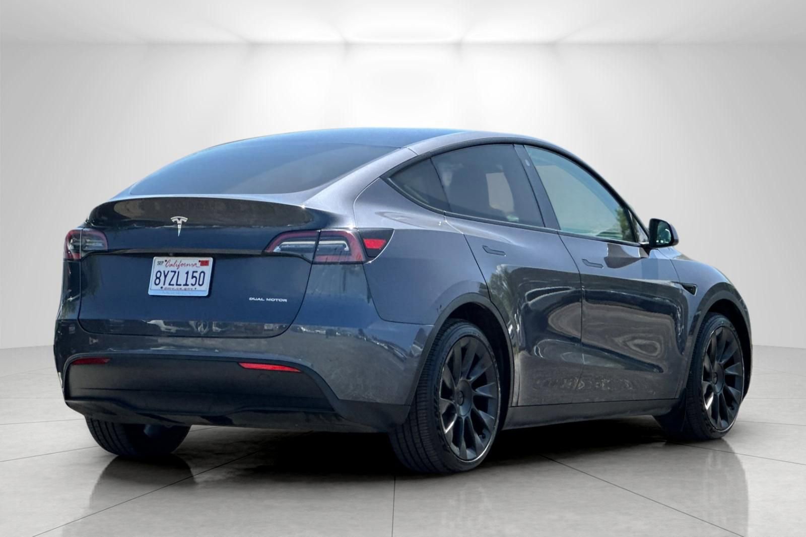 Used 2021 Tesla Model Y Long Range AWD/4WD image 3
