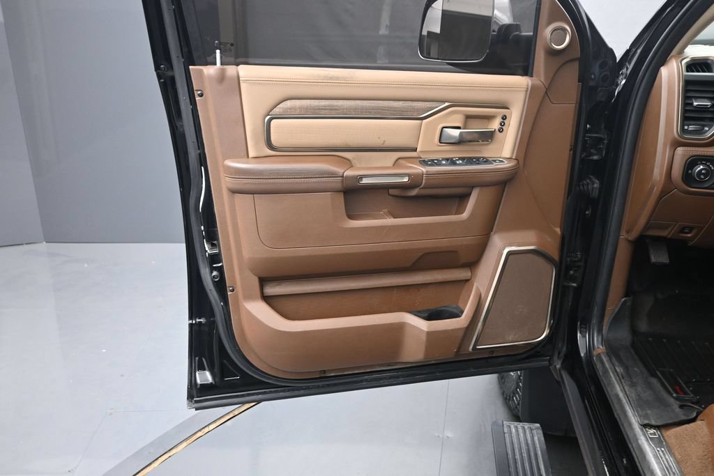 Used 2022 RAM 3500 Limited AWD/4WD image 14