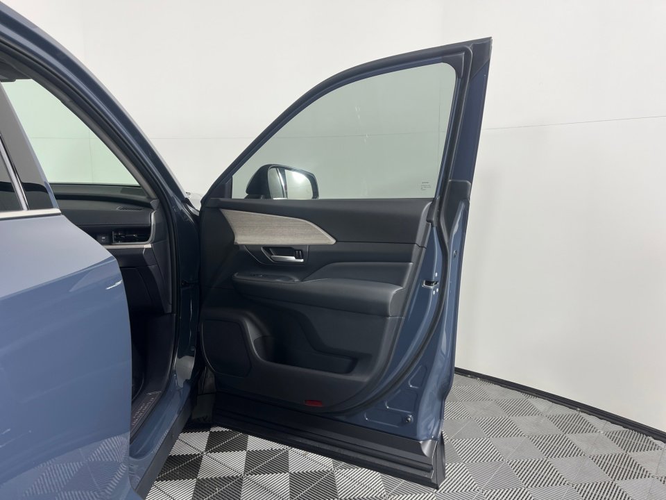 New 2026 Toyota Grand Highlander Limited image 29