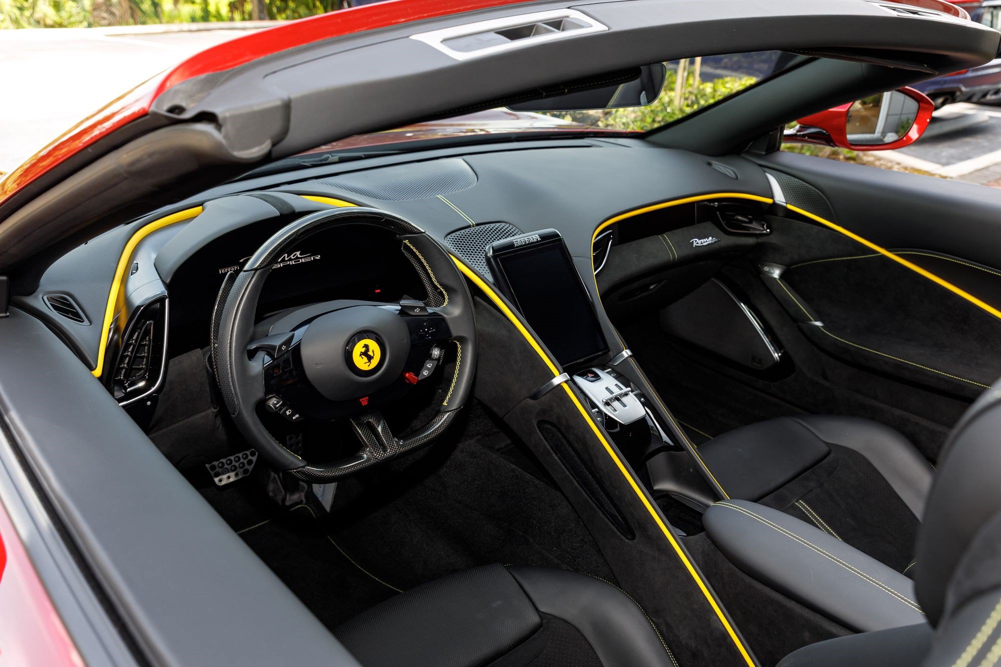 Used 2025 Ferrari Roma Spider RWD image 22