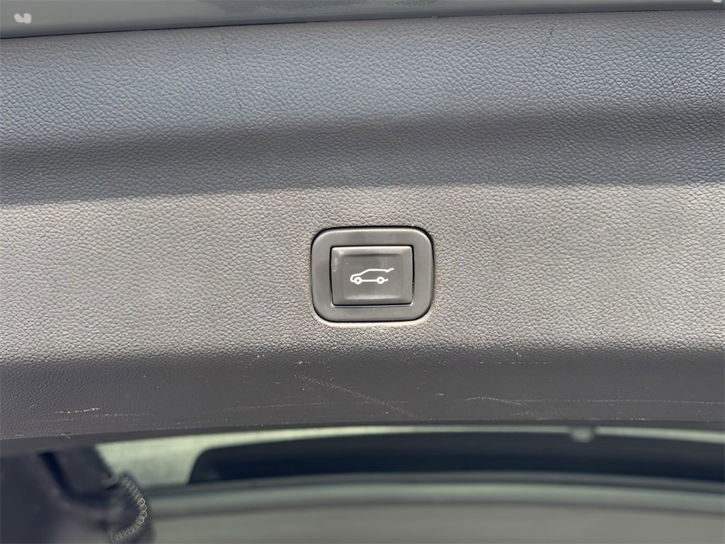 Used 2023 Chevrolet Suburban Premier image 47