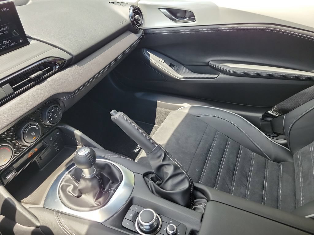Used 2025 MAZDA MX-5 Miata RF Club RWD image 33