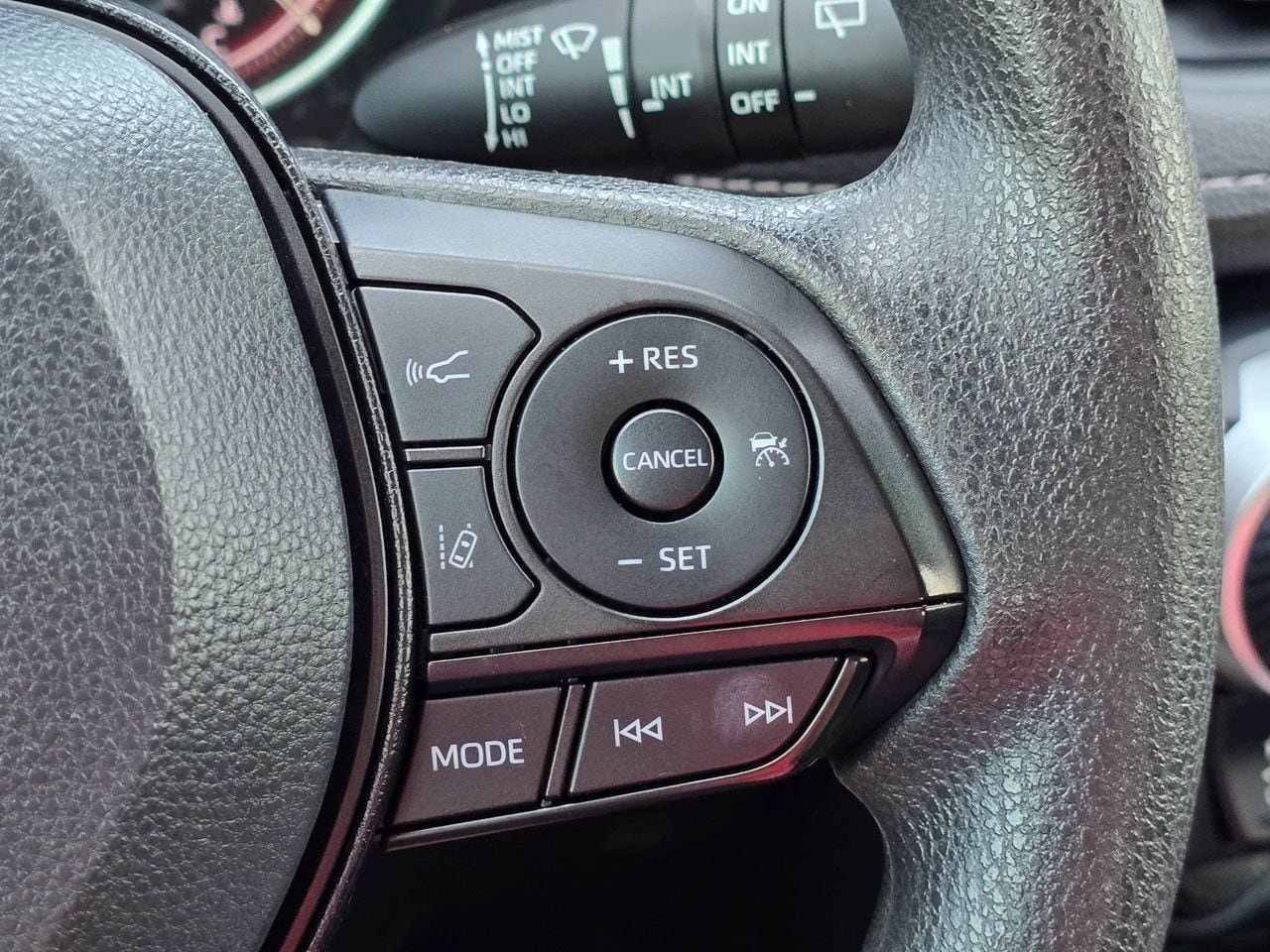 Used 2024 Toyota RAV4 XLE AWD/4WD image 26